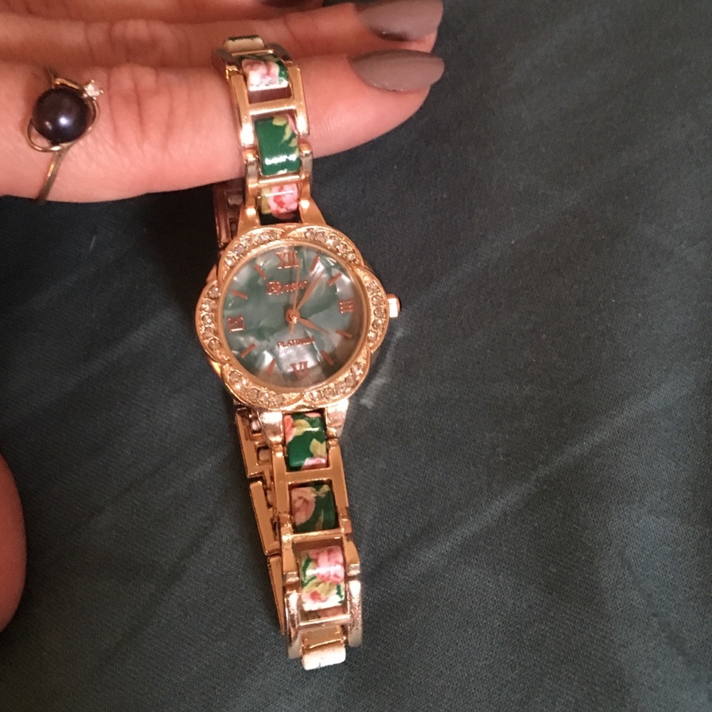 Swaversky crystal watch with floral details